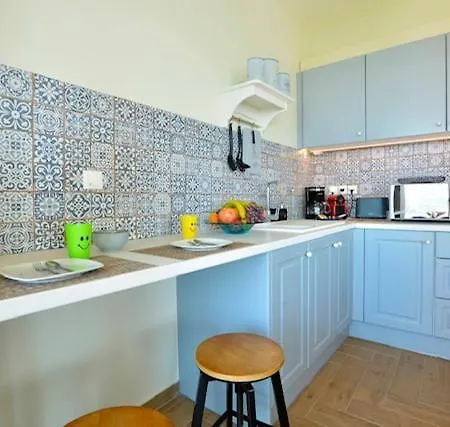 Blue Bay Apt. Апартаменты Коммено